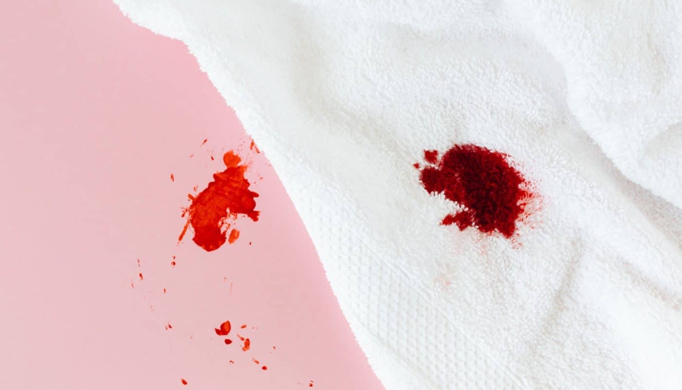 Comment enlever une tache de sang sur un matelas en 5 minutes chrono !